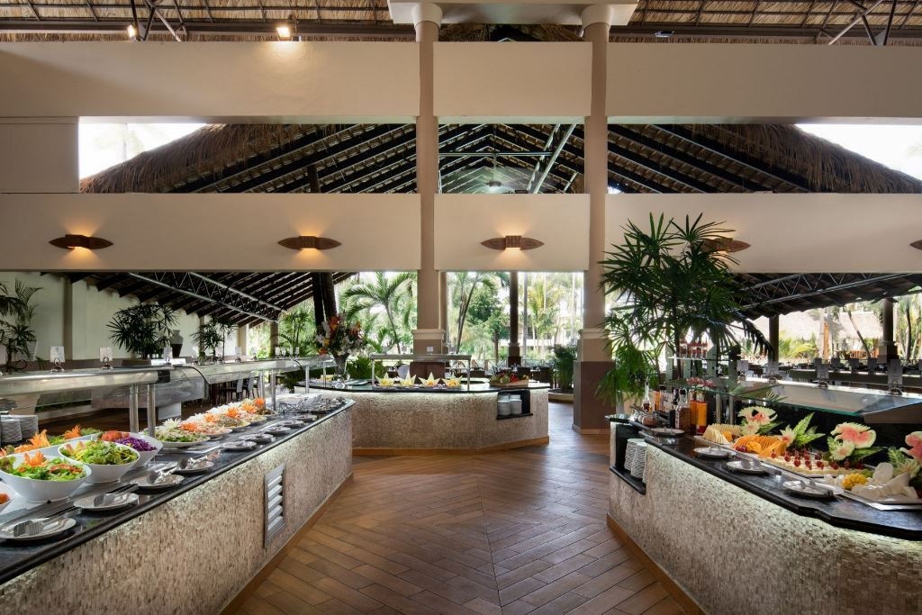 restaurants-open-sea-international-buffet