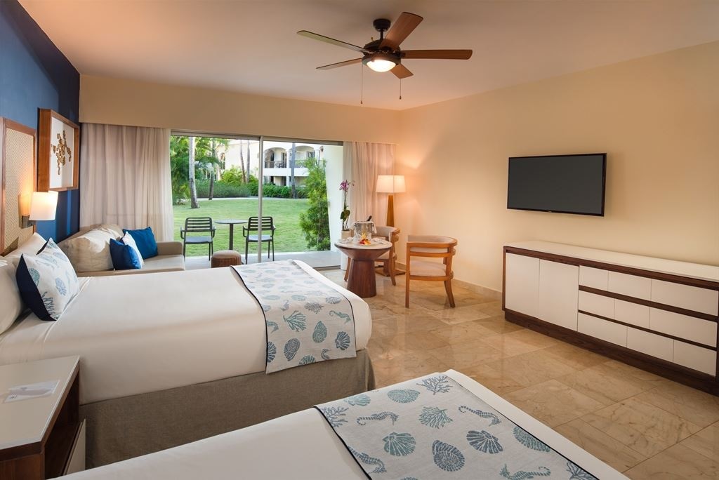 rooms-junior-suite-premium-tropical-view