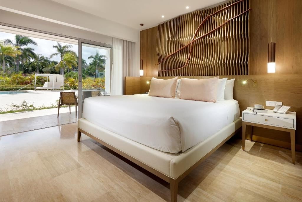 rooms-two-bedroom-master-suite-swim-up