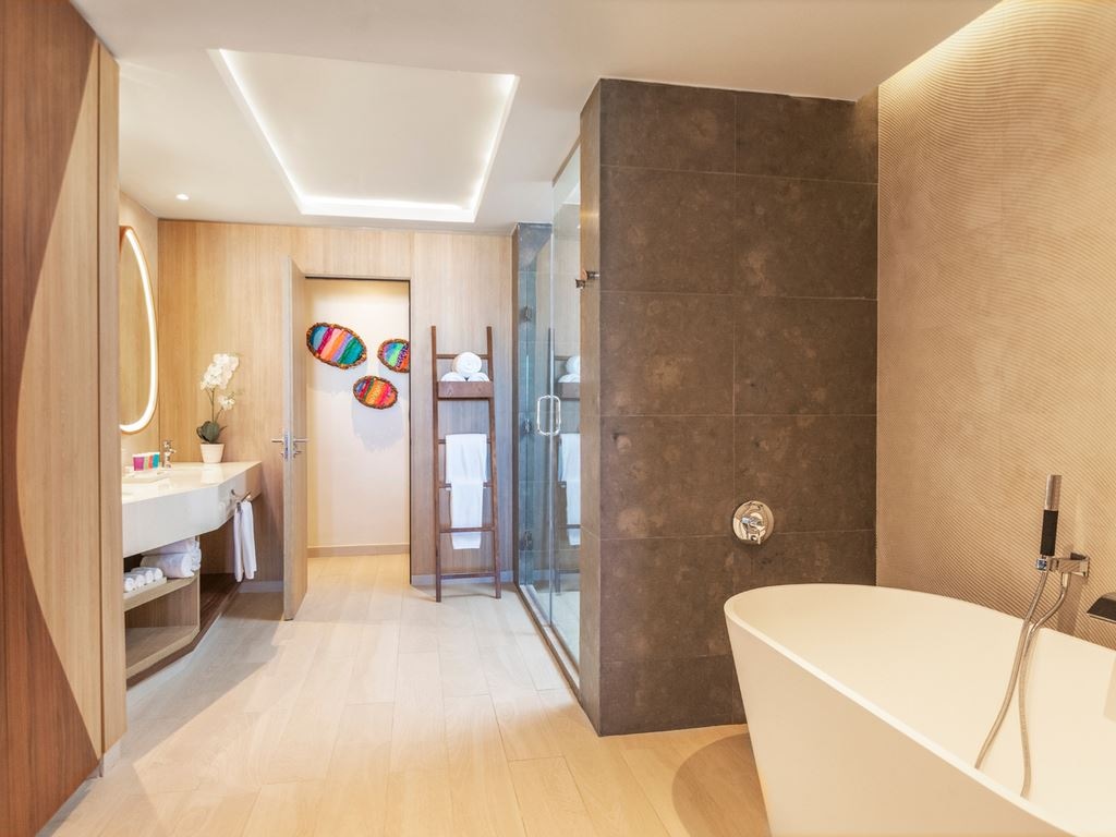 rooms-club-ocean-view-one-bedroom-master-suite