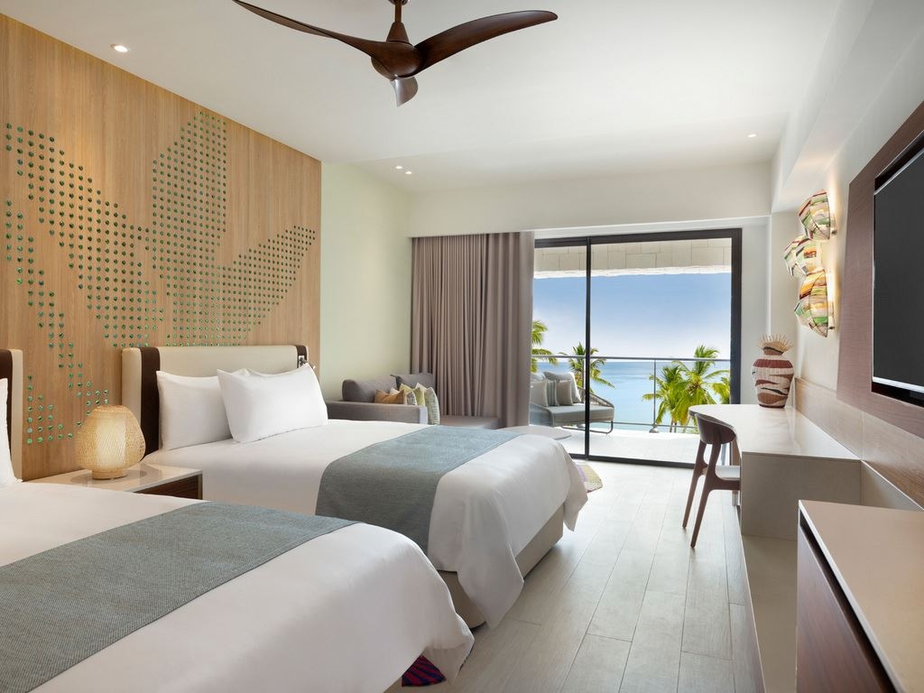 rooms-club-ocean-front-junior-suite
