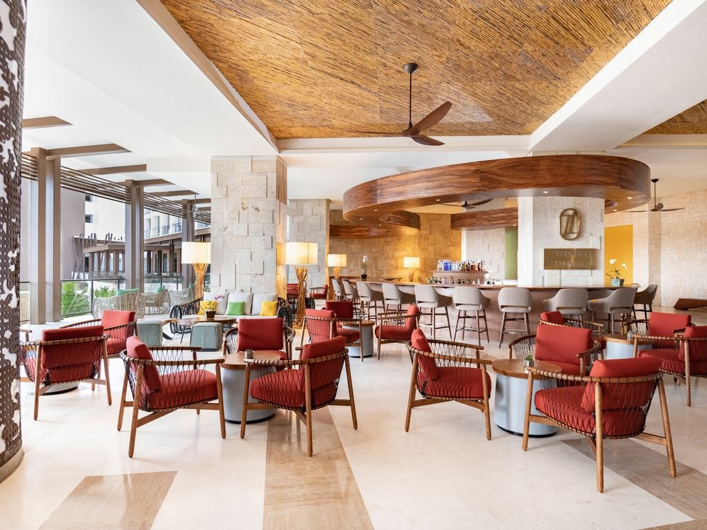 bars-twisted-timbers-lobby-bar