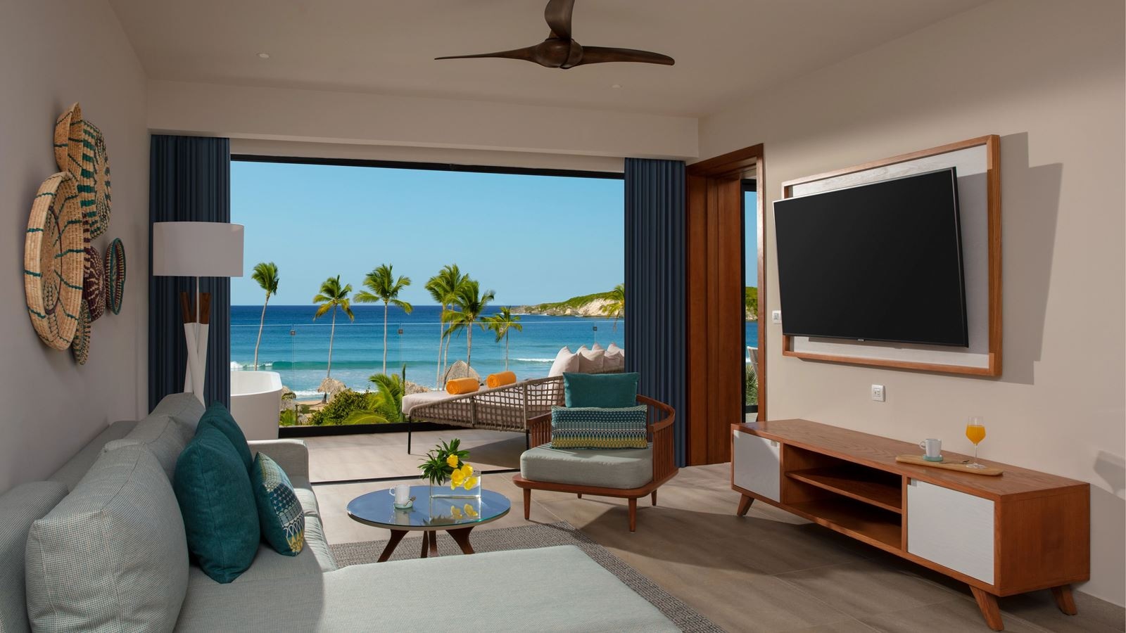 rooms-preferred-club-master-suite-ocean-front