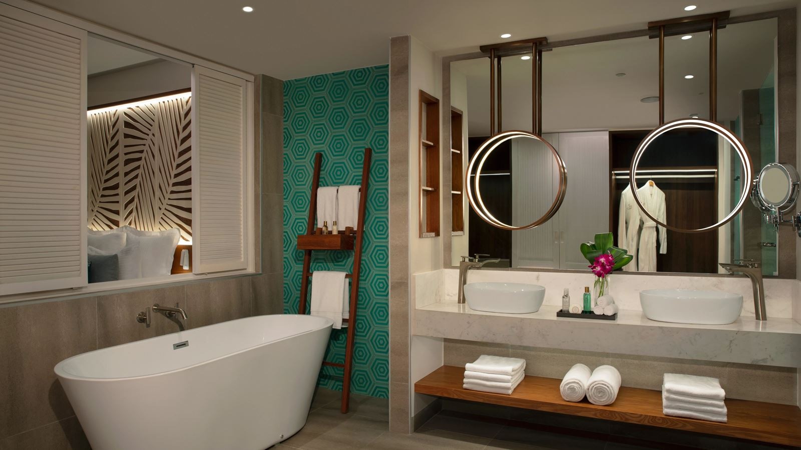 rooms-preferred-club-master-suite-rooftop