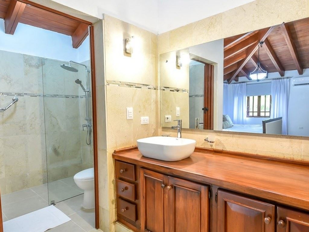 rooms-five-bedroom-classic-villa