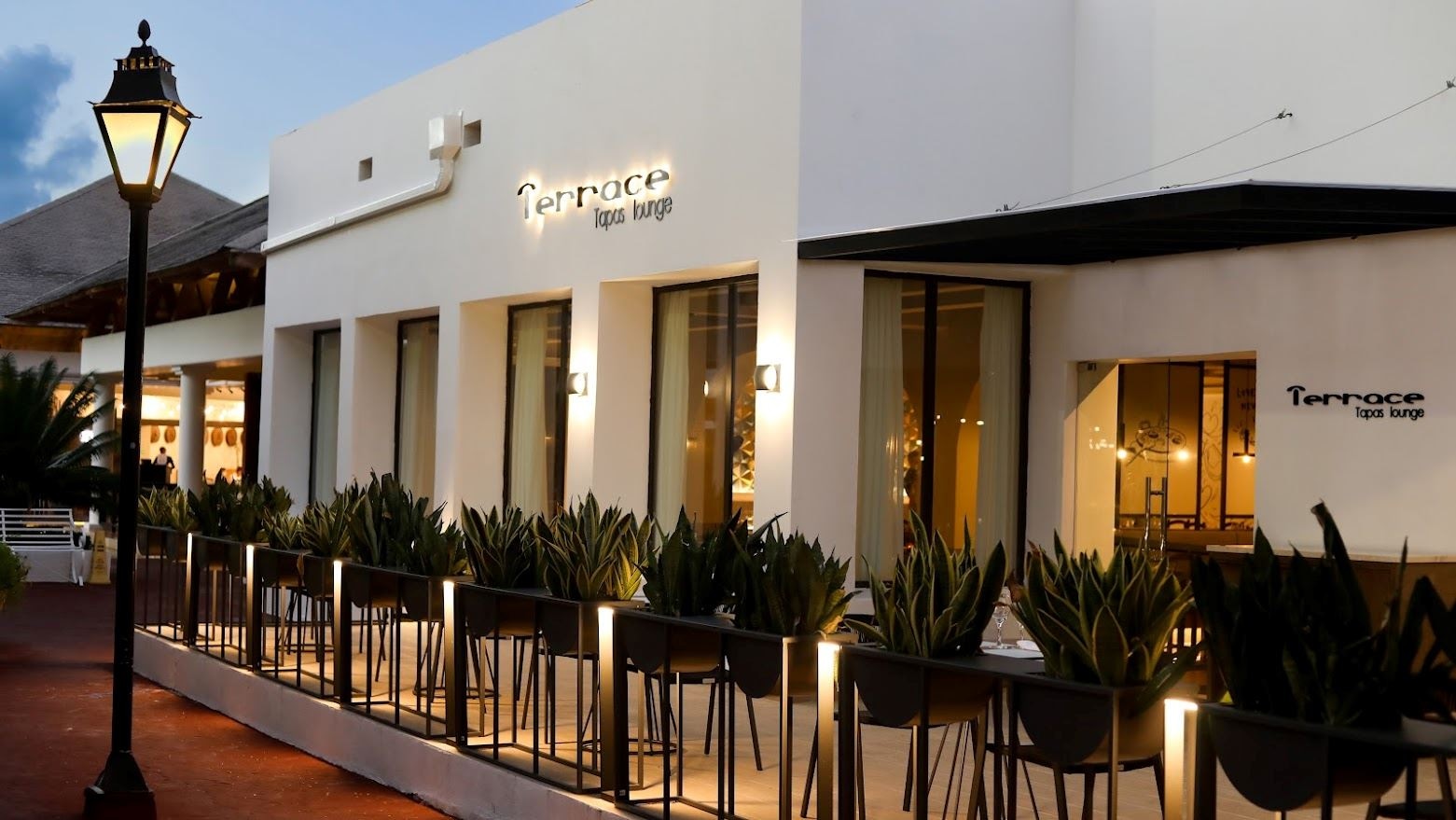 restaurants-terrace-tapas-and-lounge