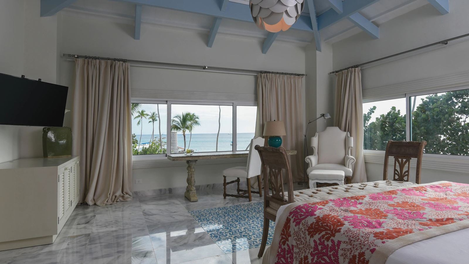 rooms-penthouse-suite-ocean-front