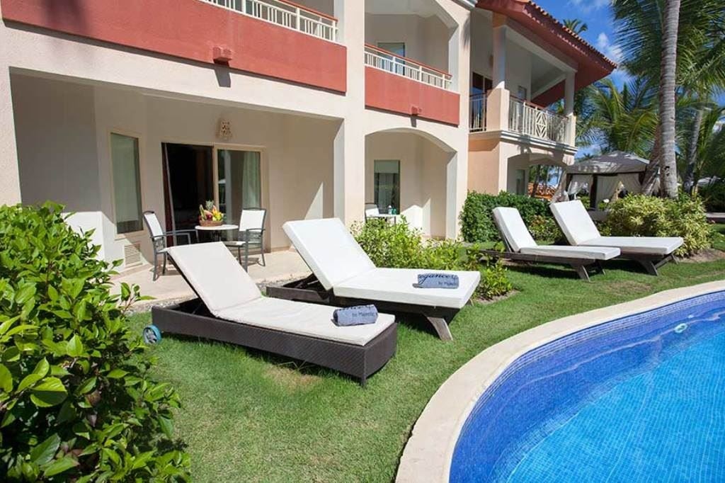 rooms-elegance-club-majestic-junior-suite-swim-up