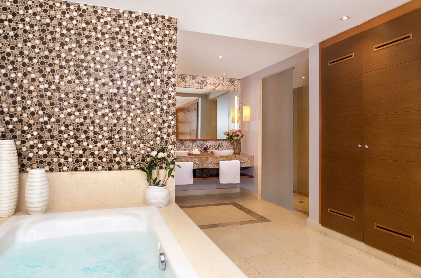 rooms-preferred-club-master-suite-ocean-front