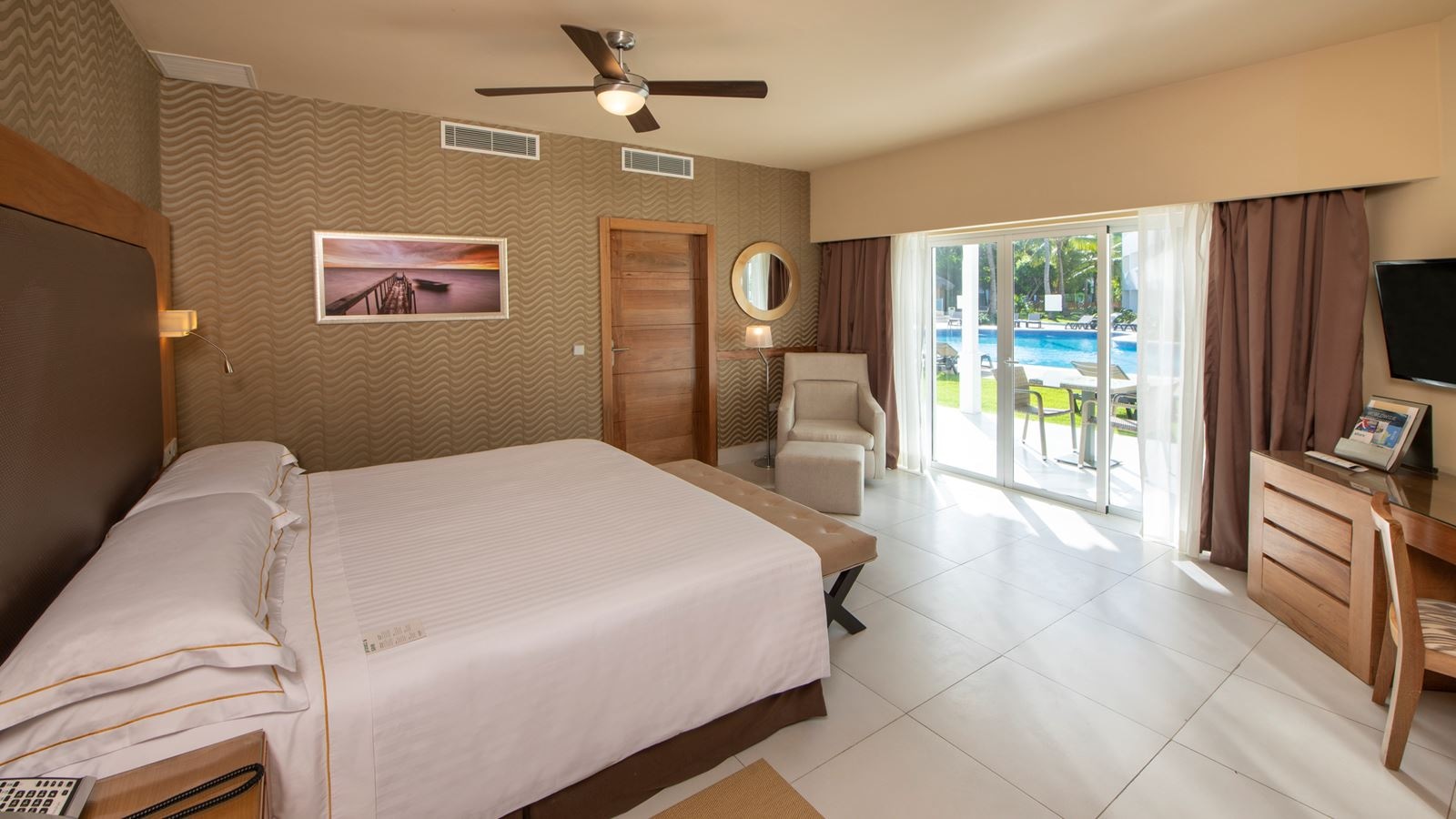 rooms-suite-royal-level