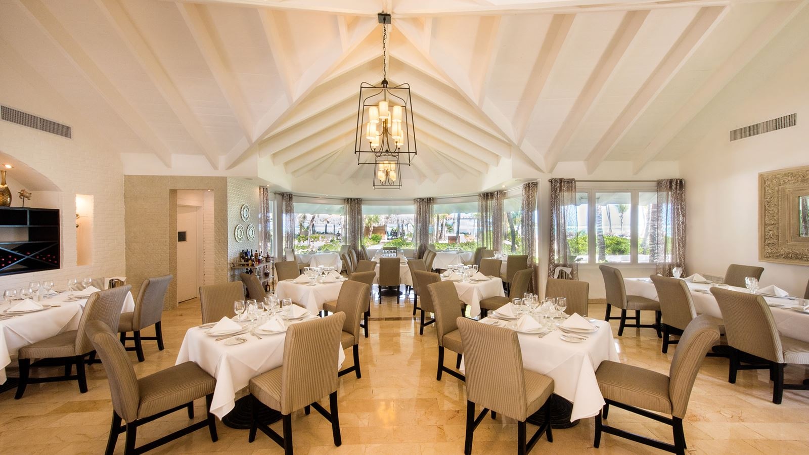 restaurants-royal-club-restaurant