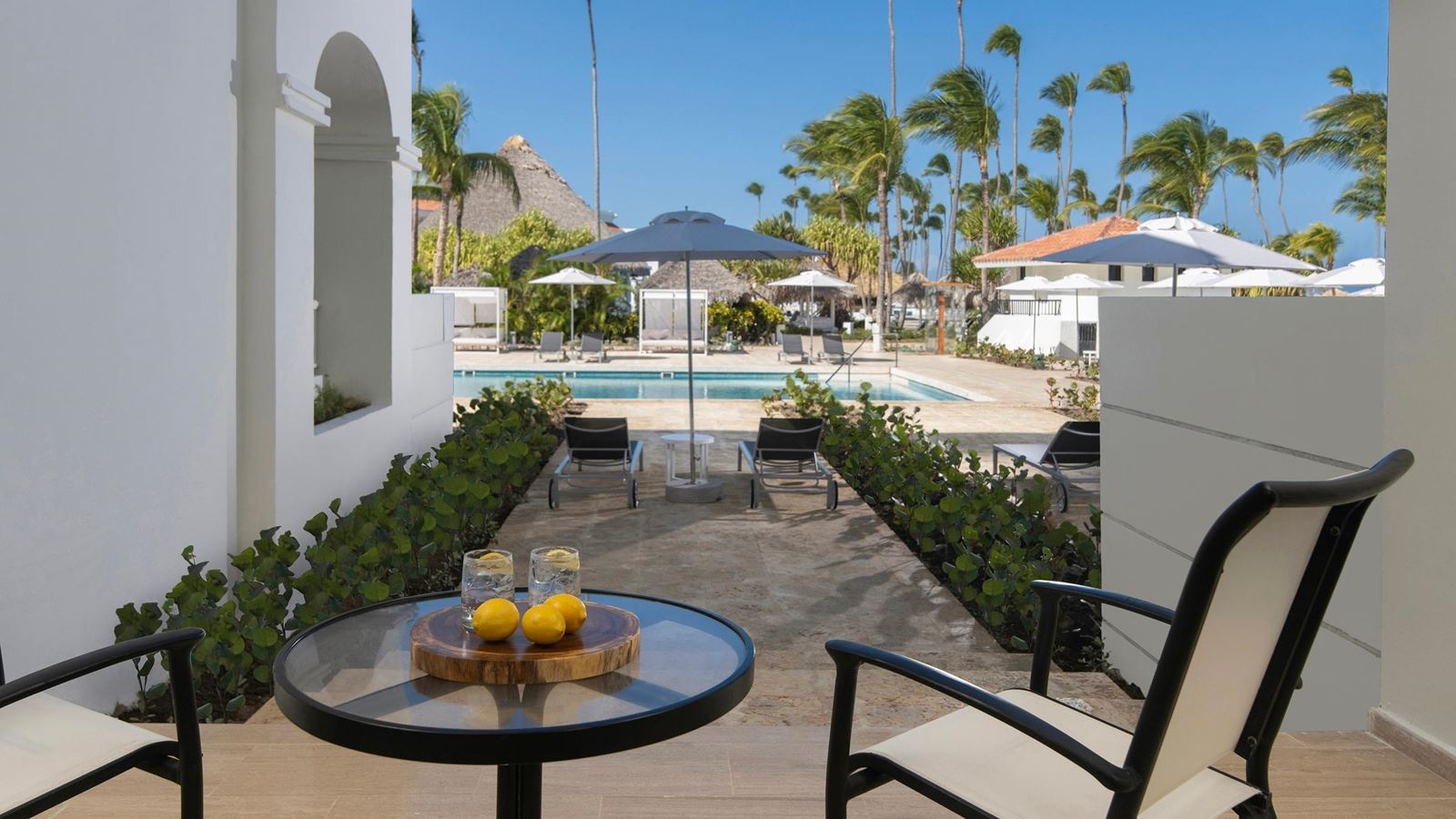 rooms-the-reserve-junior-suite-swim-up