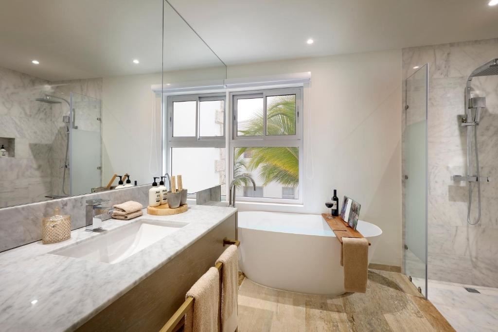 rooms-junior-suite-swim-up