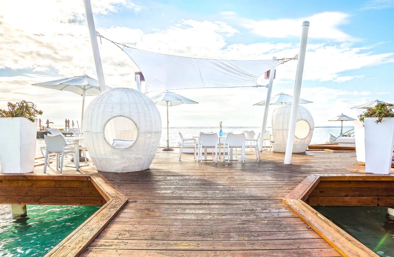 restaurants-pelicano-beach-club