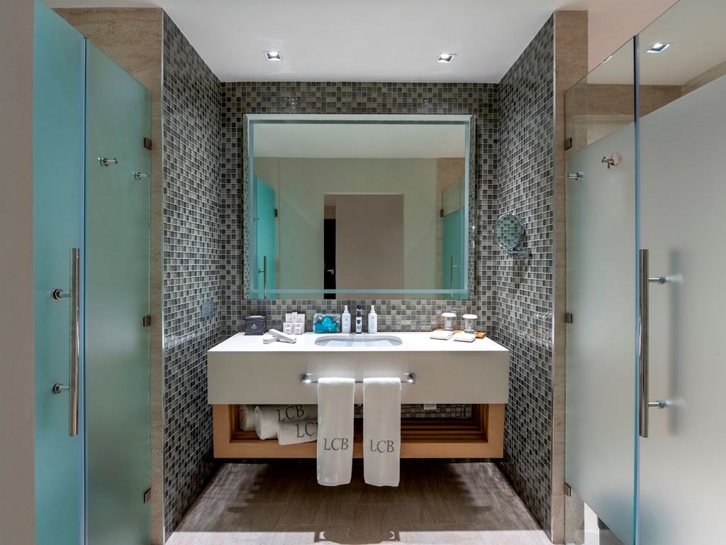 rooms-unique-king--ocean-view-junior-suite