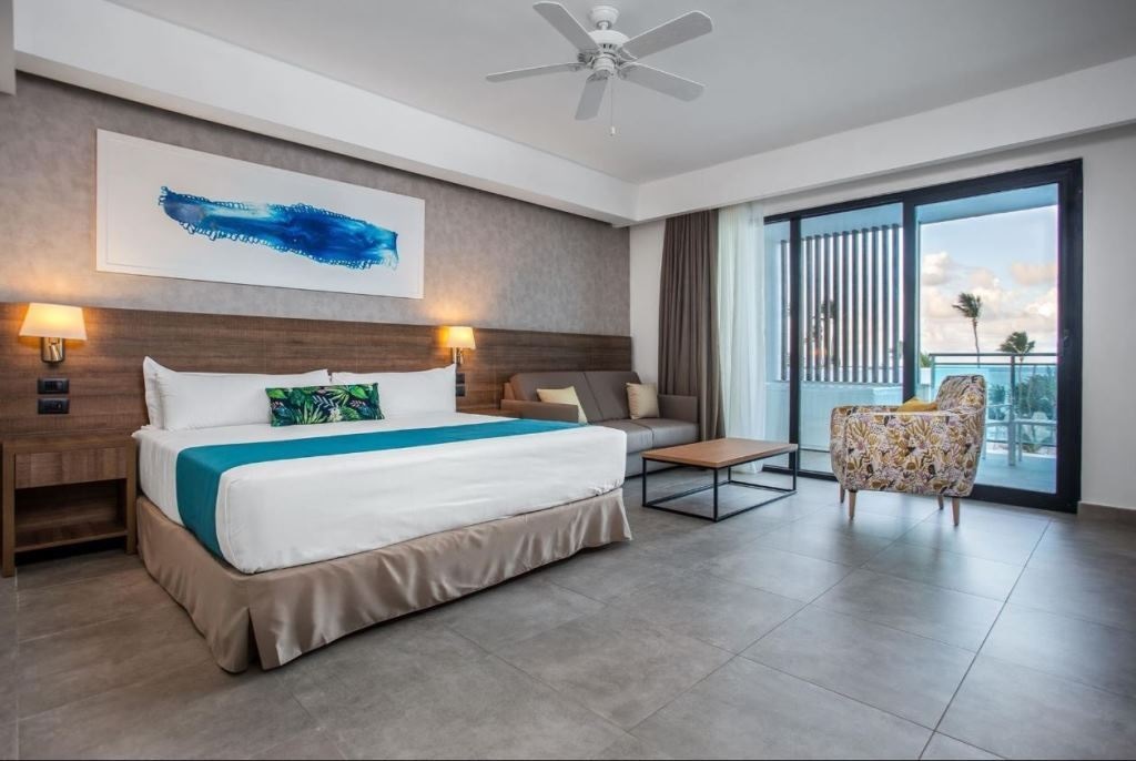 rooms-premium-suite-outdoor-jacuzz