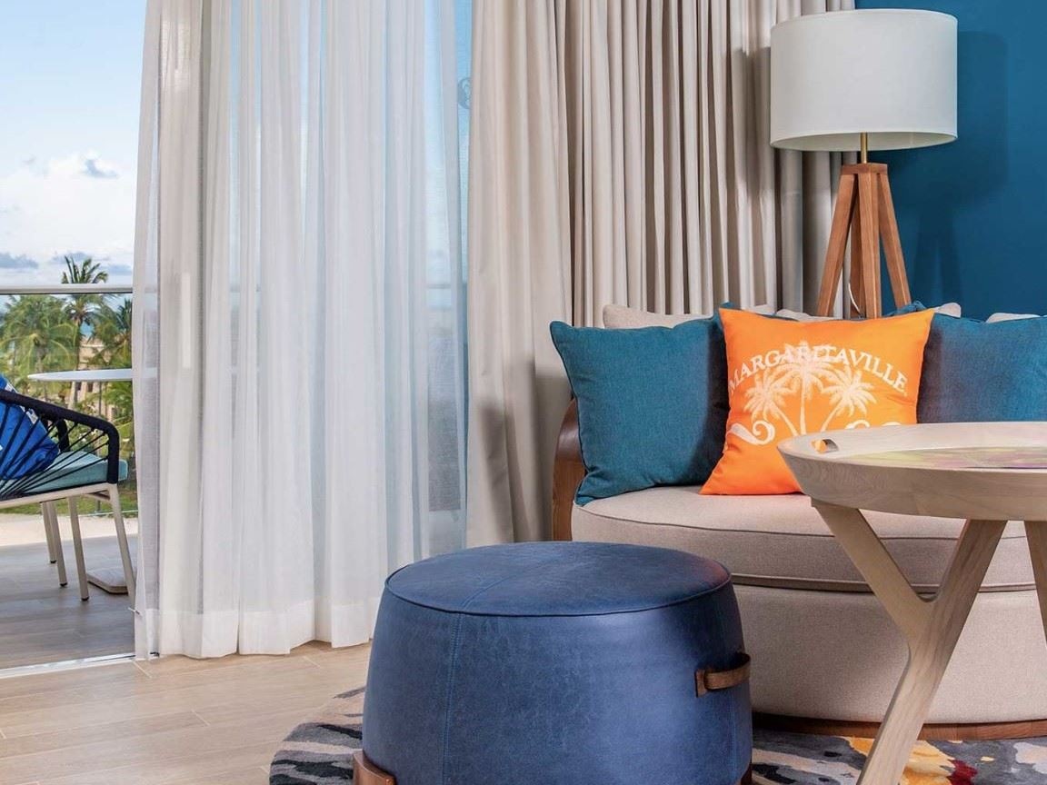 rooms-beachfront-luxury-suite