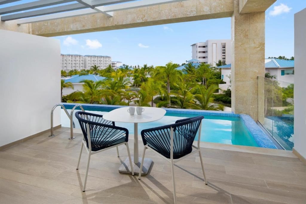rooms-preferred-club-junior-suite-swimout