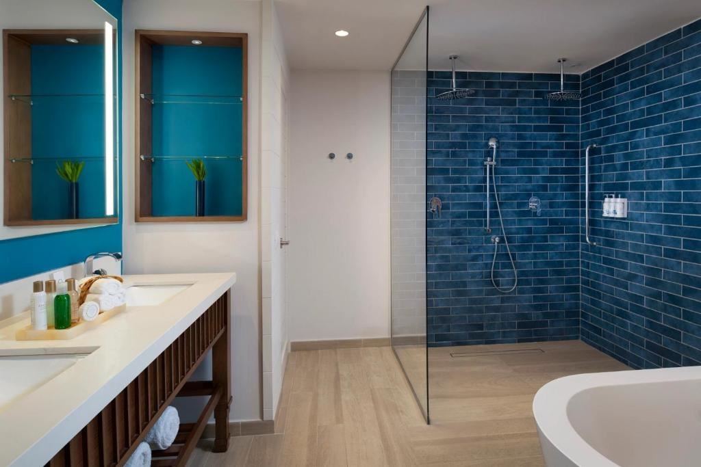 rooms-preferred-club-junior-suite-ocean-front