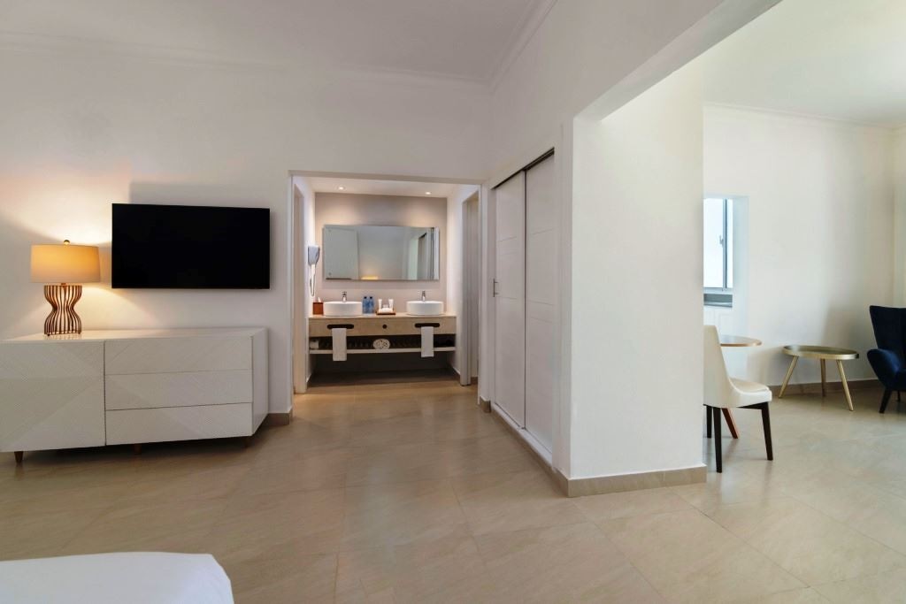 rooms-club-master-suite-ocean-view-su1