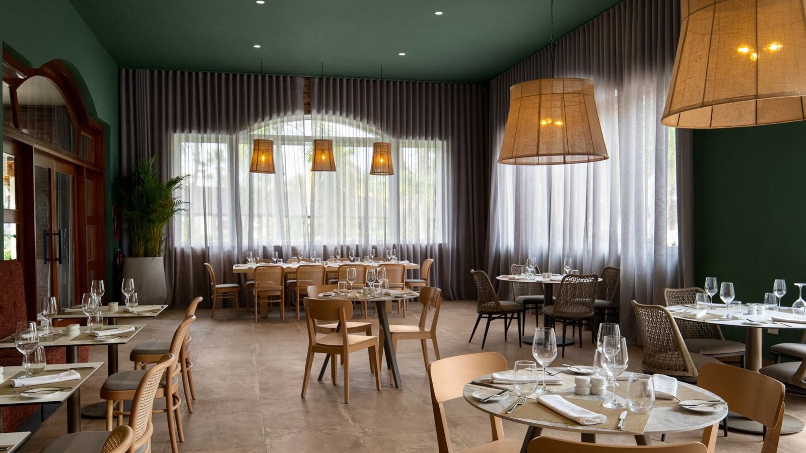 restaurants-restaurants