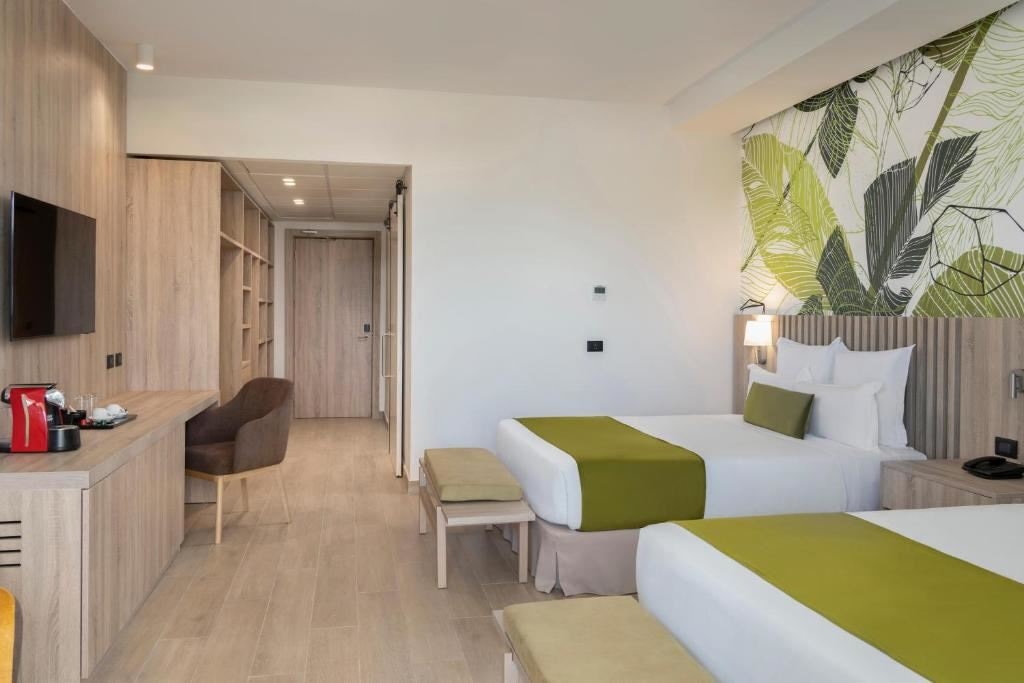 rooms-junior-suite-swim-out-garden-view