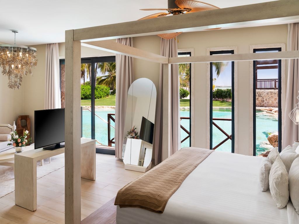 rooms-castle-junior-suite-swim-out