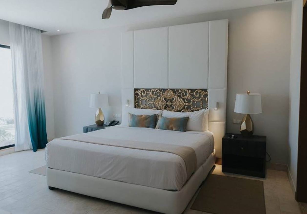 rooms-castle-suite-ocean-front