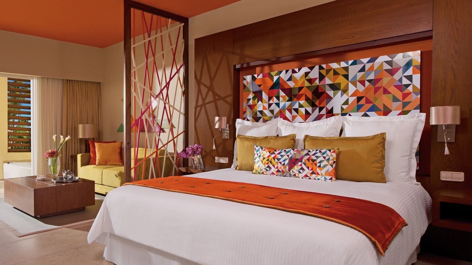 rooms-xhale-club-junior-suite-pool-view