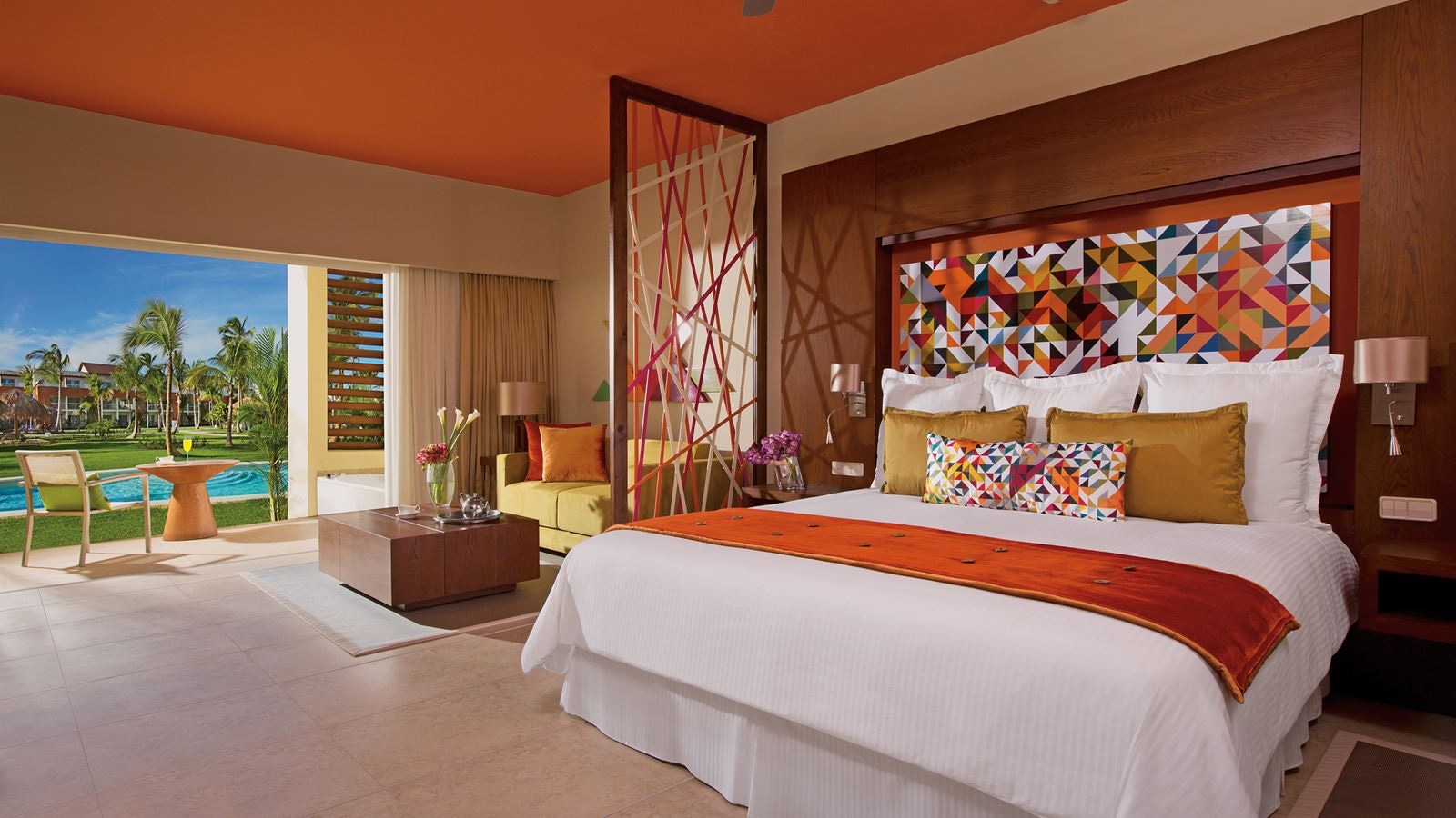 rooms-xhale-club-junior-suite-swim-up