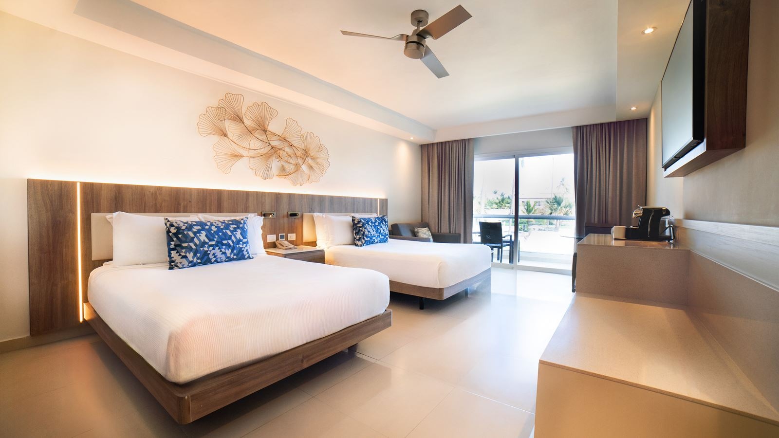 rooms-luxury-ocean-view-room-diamond-club