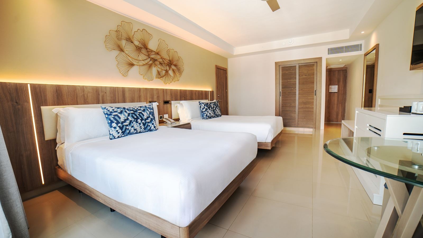 rooms-luxury-room-diamond-club