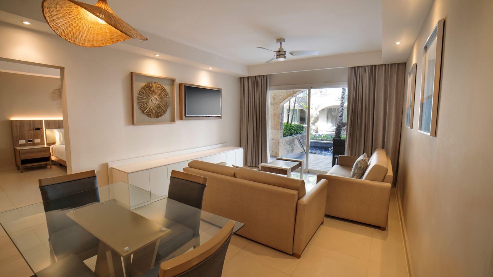 rooms-luxury-presidental-jacuzzi-one-bedroom--suite-diamond-club