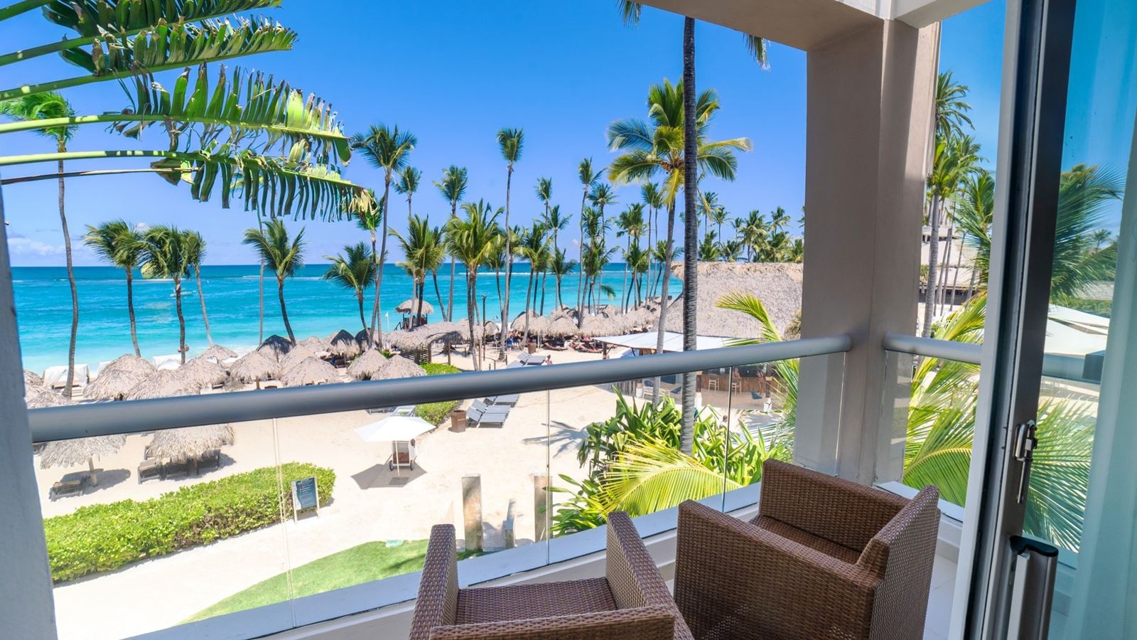 rooms-chairmans-two-bedroom-ocean-front-suite-diamond-club