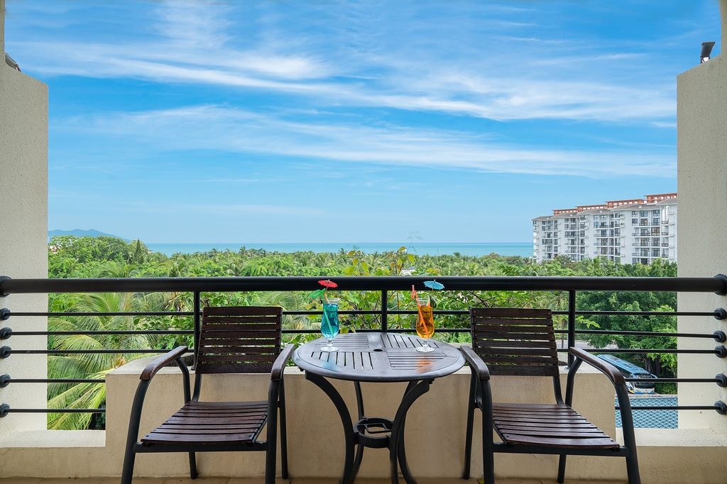 rooms-deluxe-ocean-view
