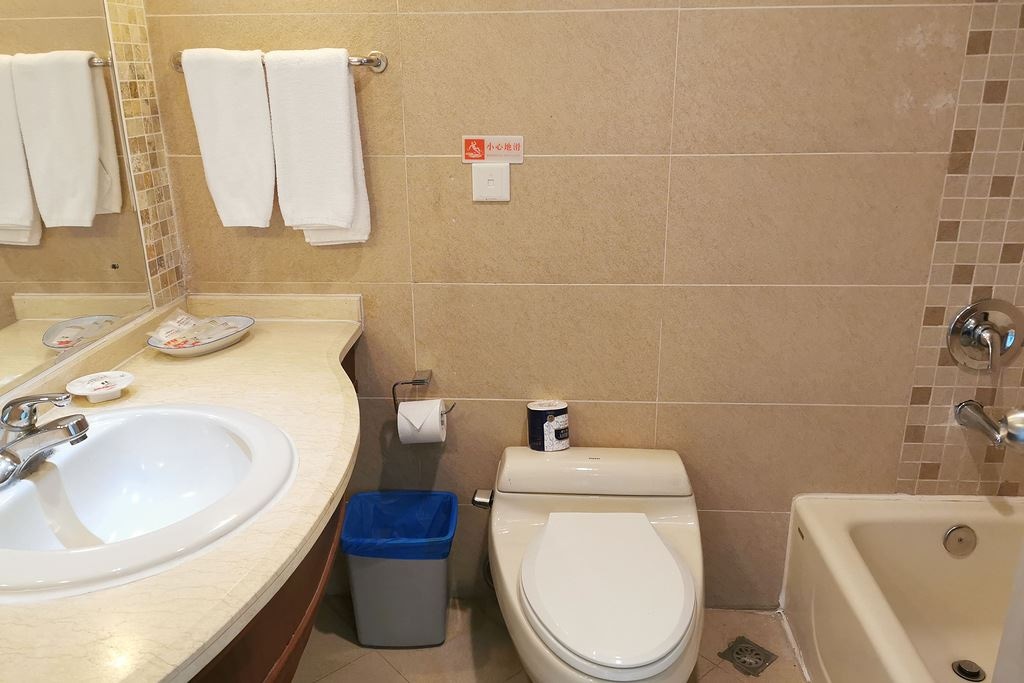 rooms-family-flat-suite-king+single-bed