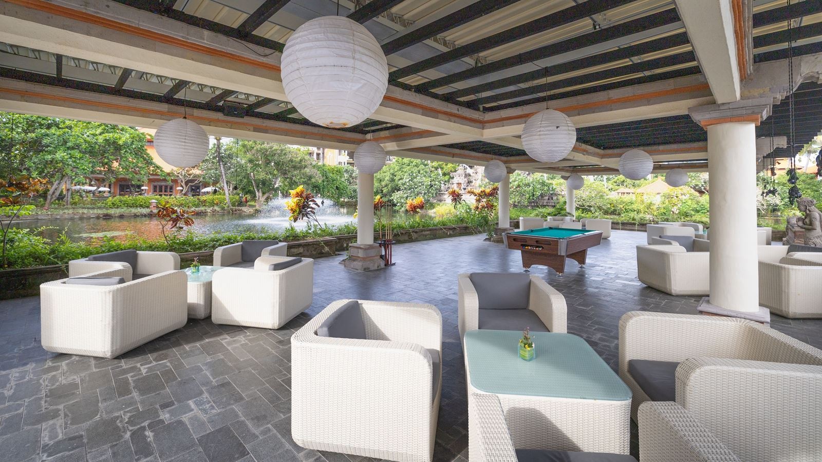 bars-ayodya-beach-bar-and-grill