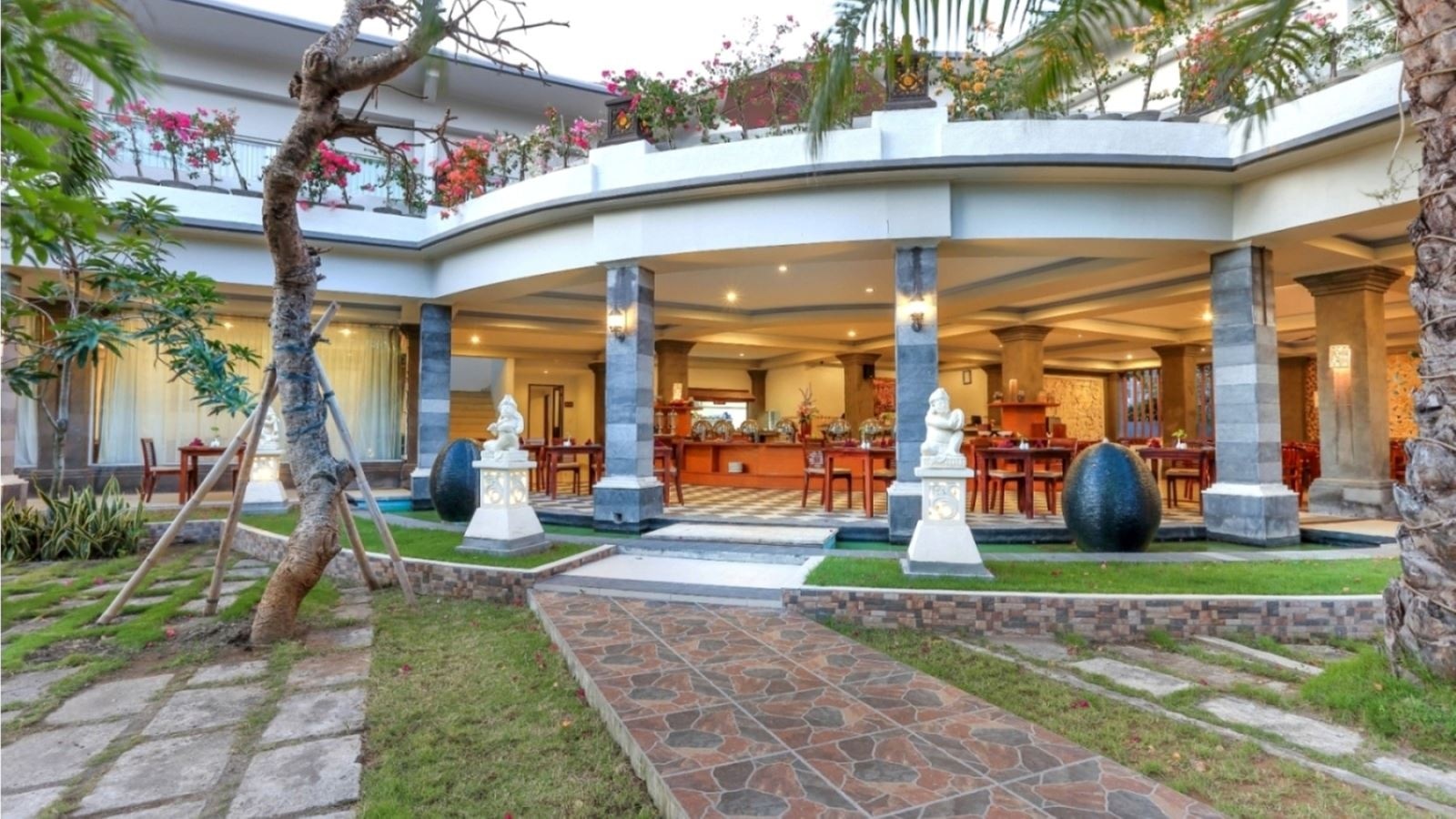 restaurants-mawar-saron-restaurant