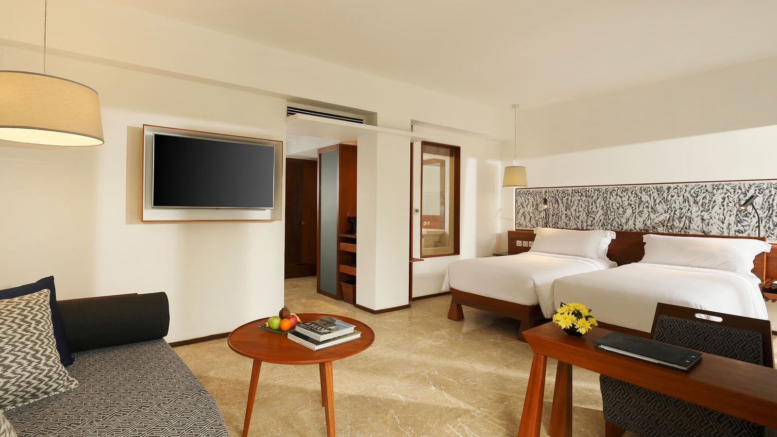 rooms-impresive-forest-suite