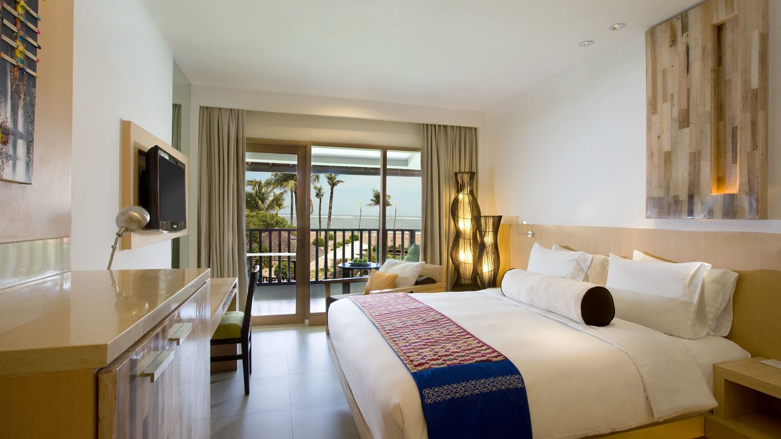 rooms-premium-pool-garden-view