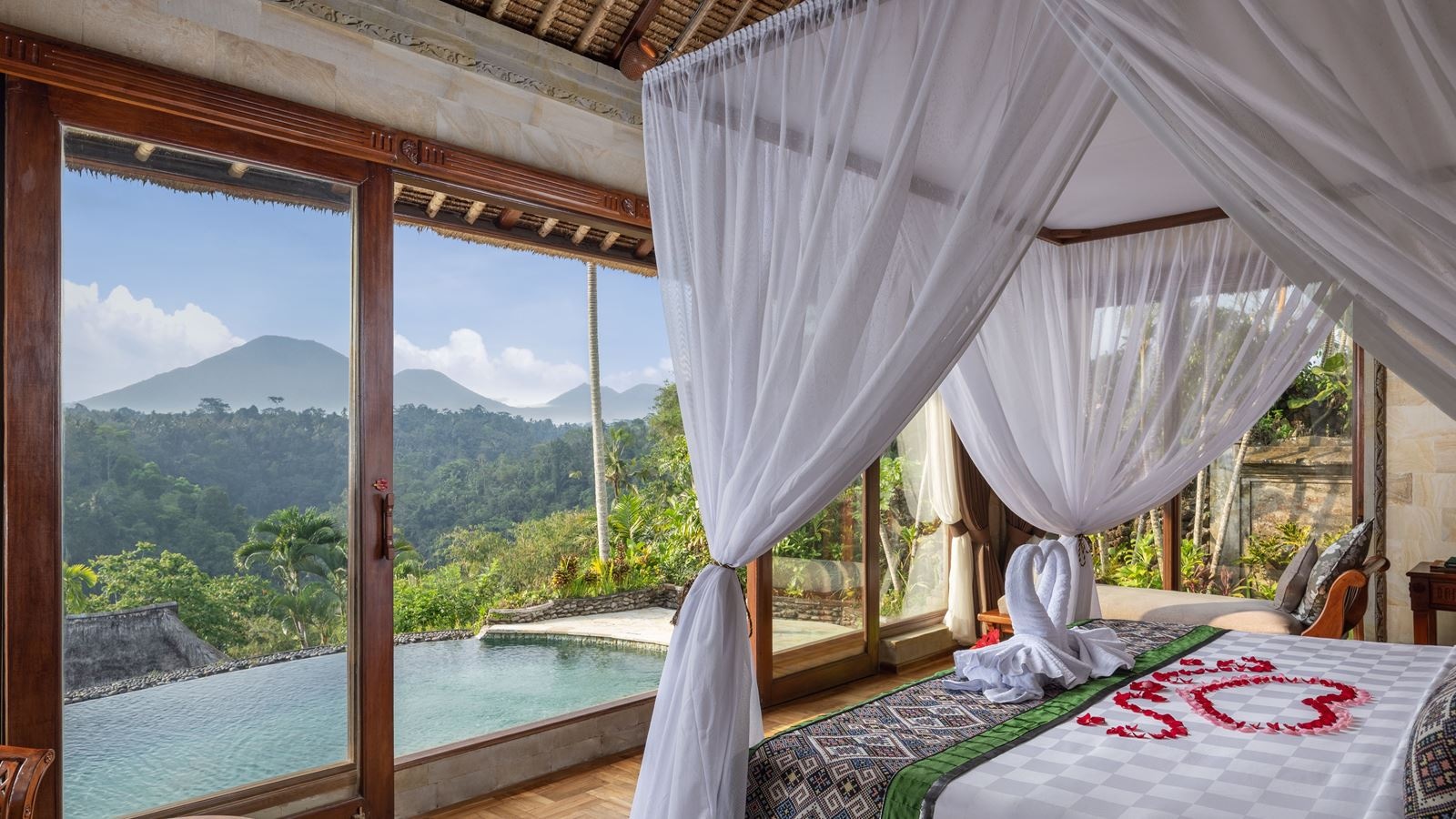 rooms-deluxe-pool-villa