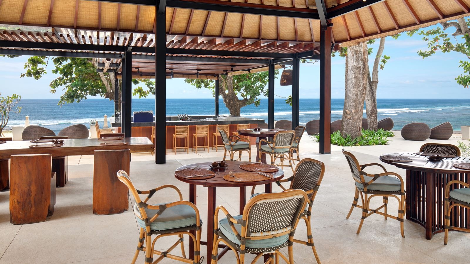 bars-cocos-restaurant--bar