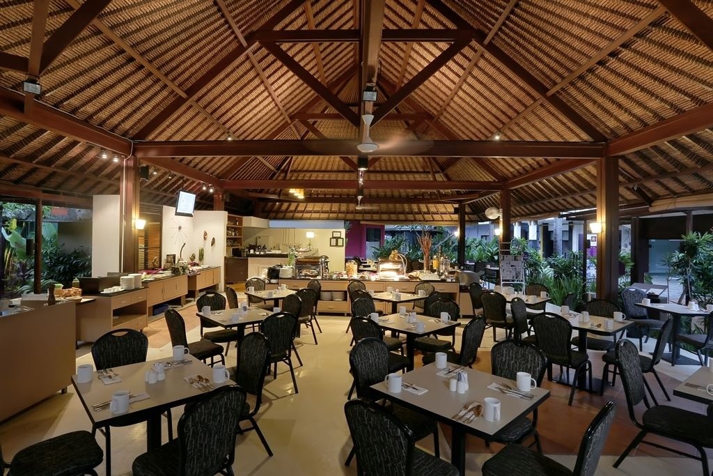 restaurants-lotus-pond-restaurant