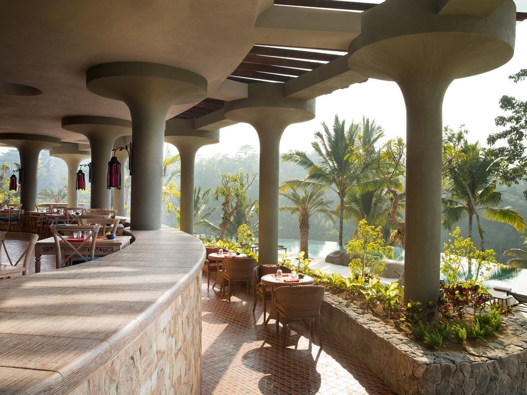 restaurants-the-pool-cafe-and-bar