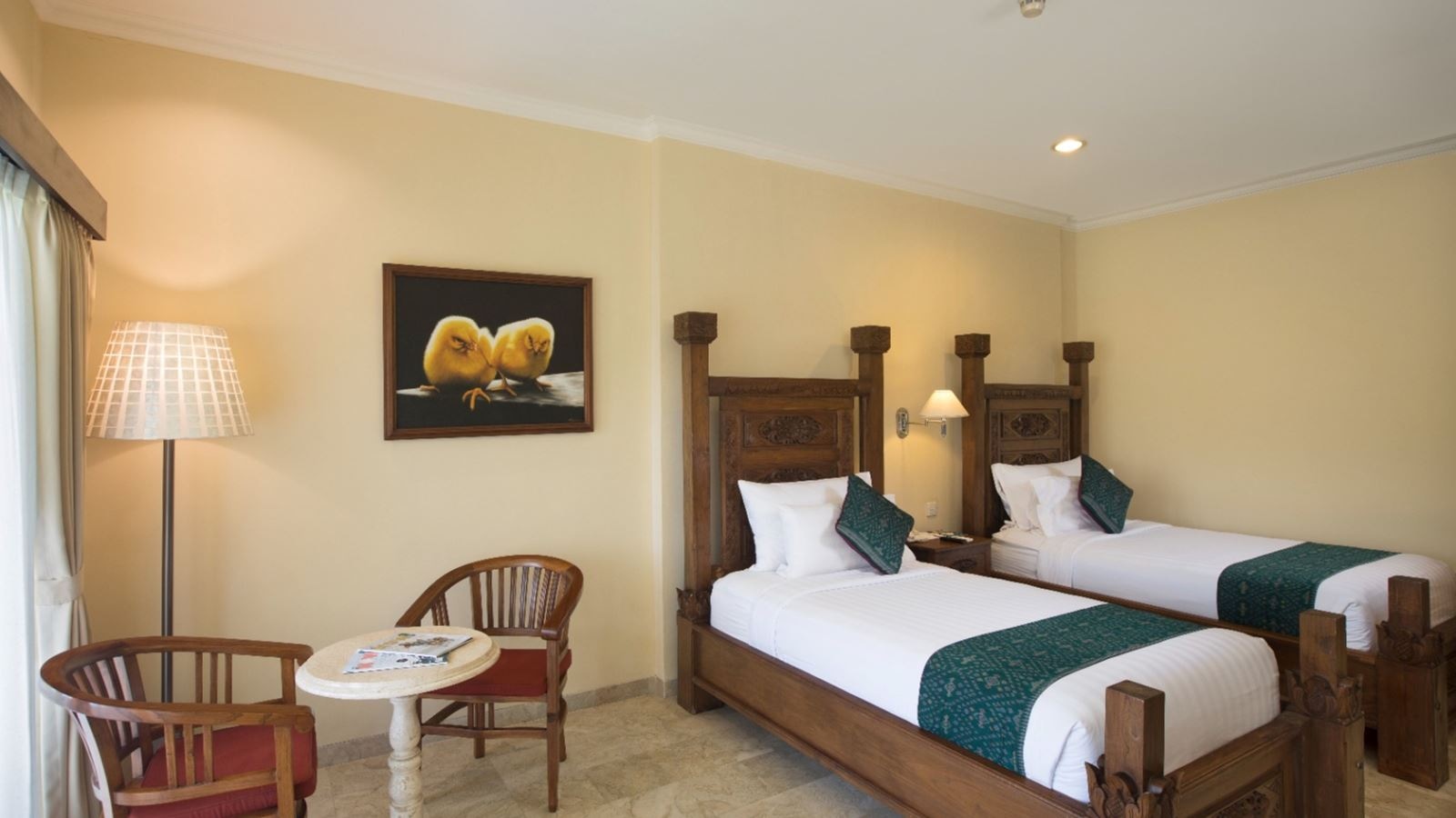 rooms-premier-room-pool-or-valley