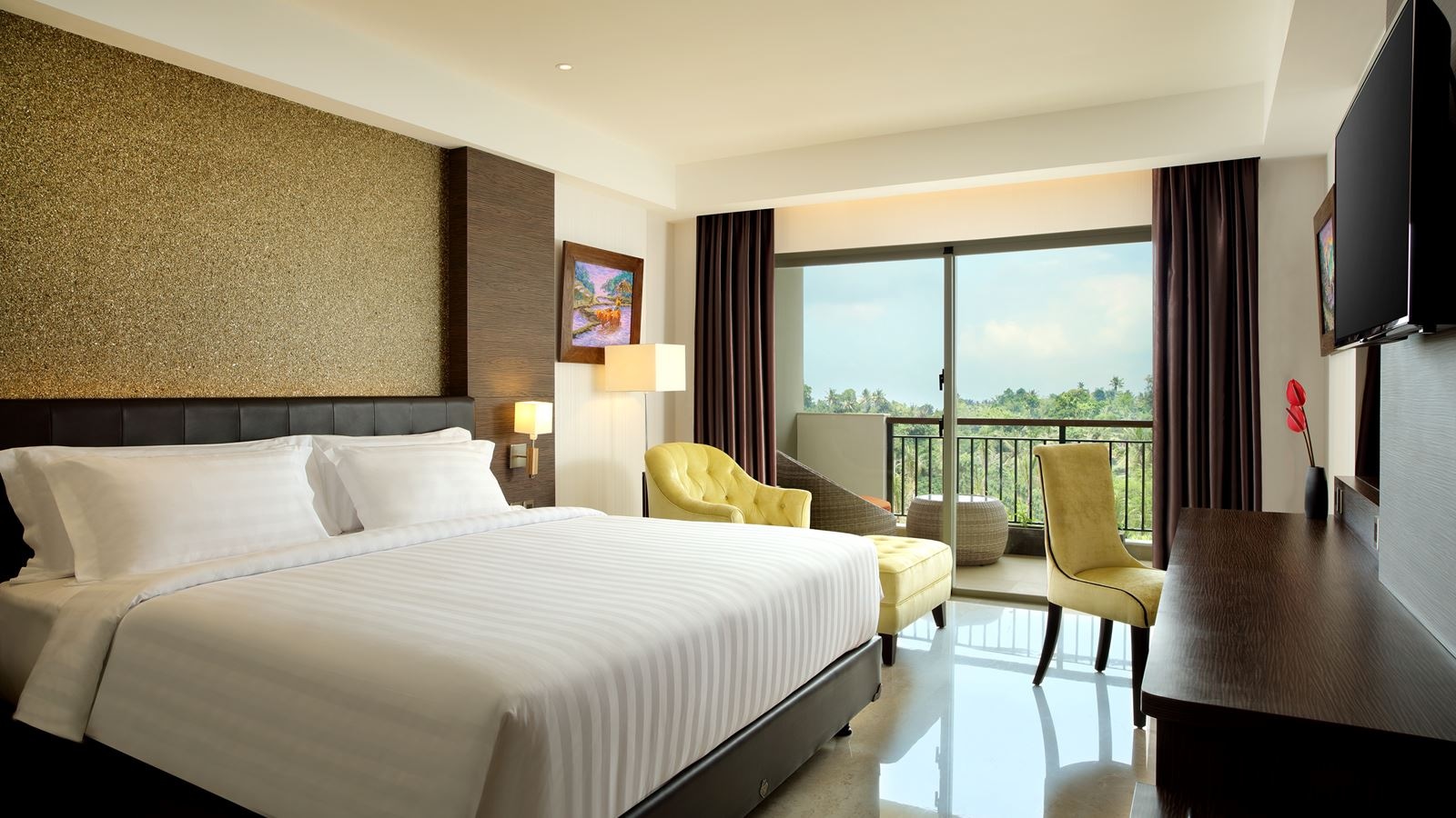 rooms-deluxe-pool-view-with-balcony