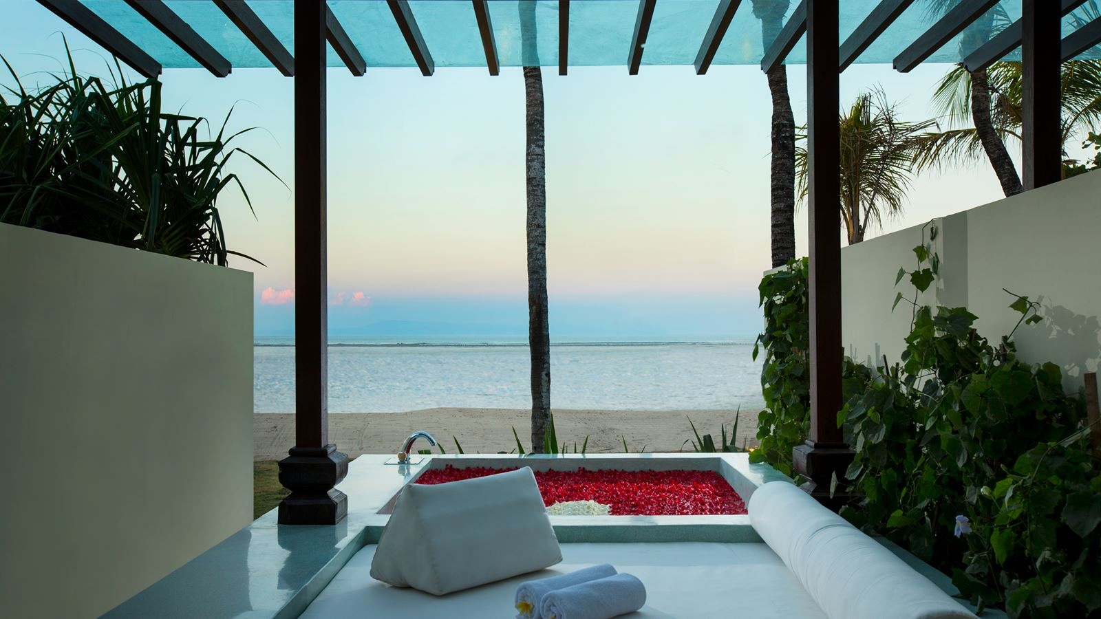 rooms-sadara-royal-suite-ocean-view