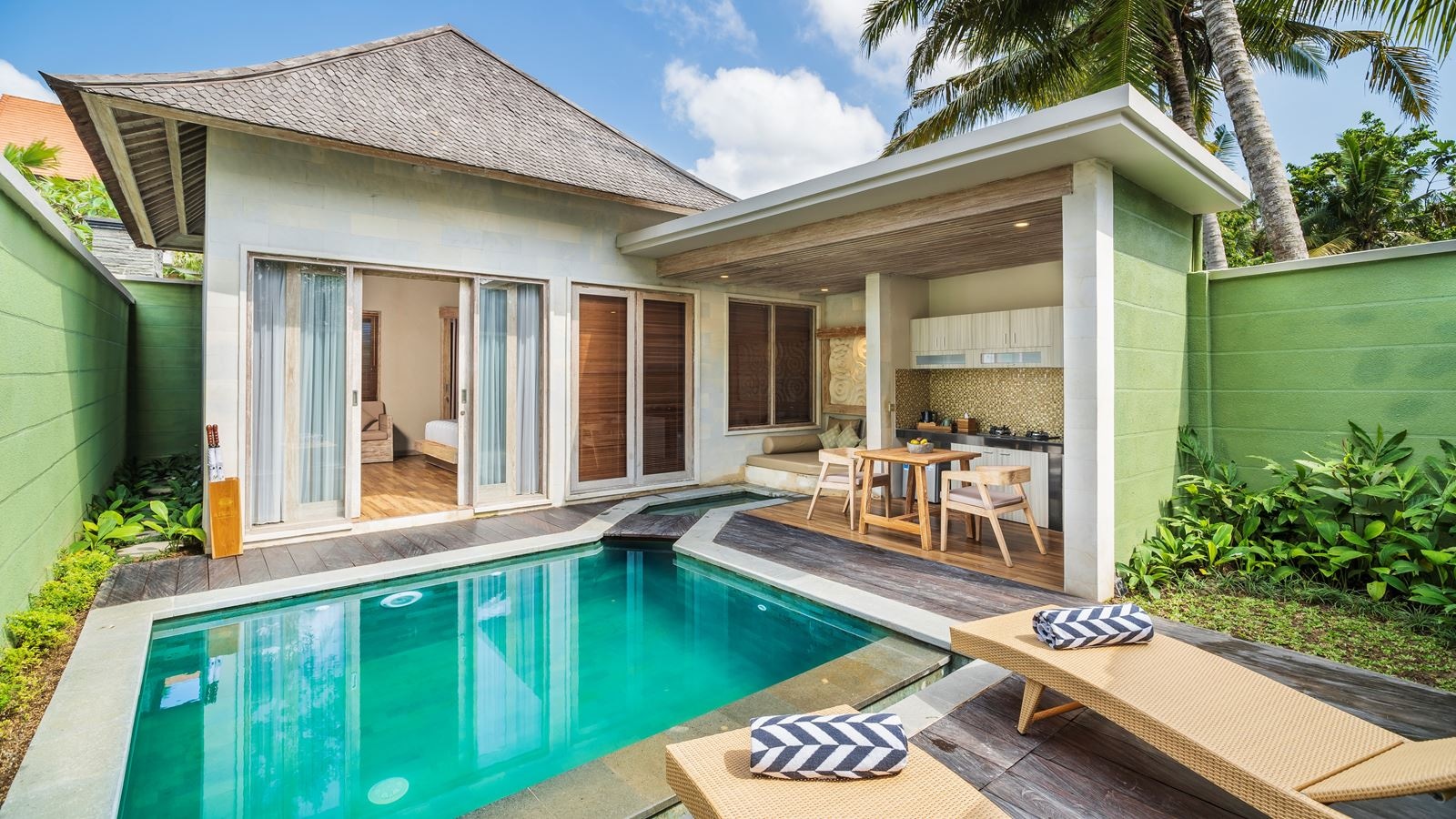 rooms-one-bedroom-pool-villa