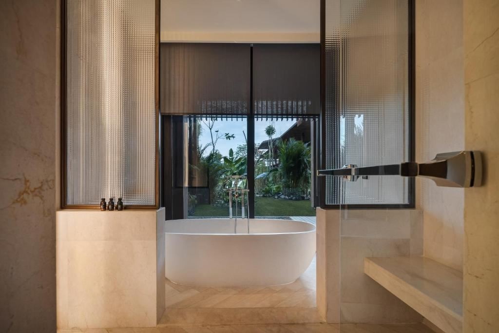 rooms-tropical-suite