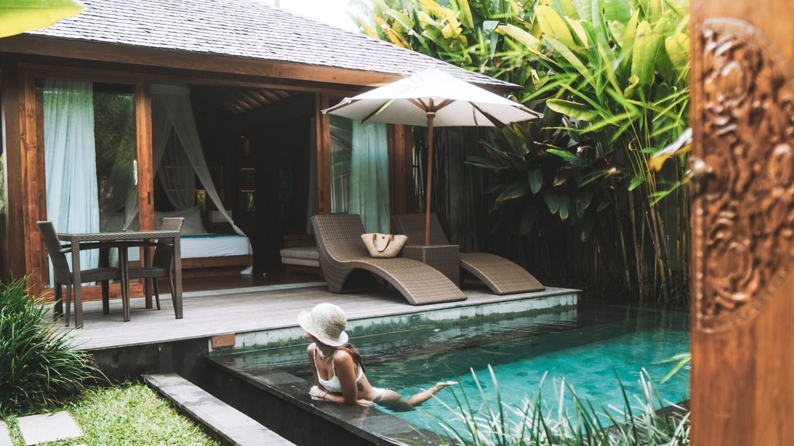 rooms-one-bedroom-pool-villa